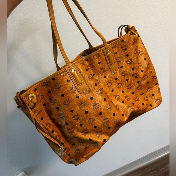 MCM women’s tote bag - Picture 2 of 6
